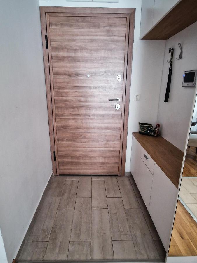 Tushe Apartments Скопье Экстерьер фото